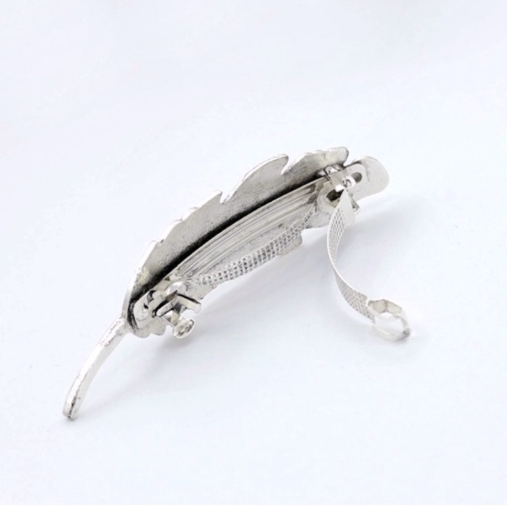 Heirloom Women’s Tree Leaf Hair Clip in Silver. - Picture 4 of 4